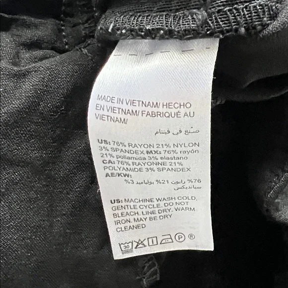 Chico's Elegant Black Pull on Capri Women’s Pants - 1(M) - Picture 6 of 12